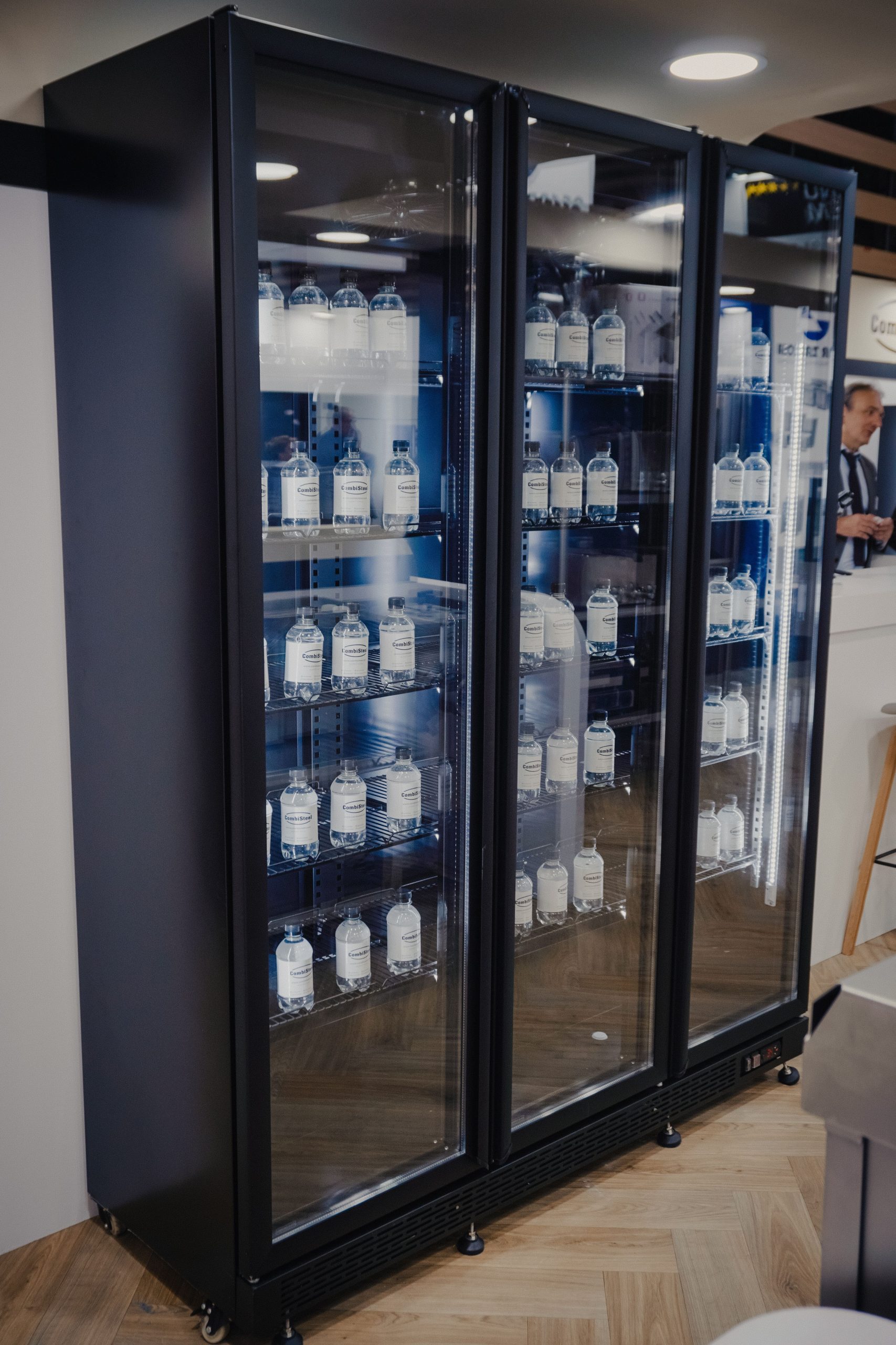 KOELKAST 3 GLASDEUREN ZW - Afbeelding 10